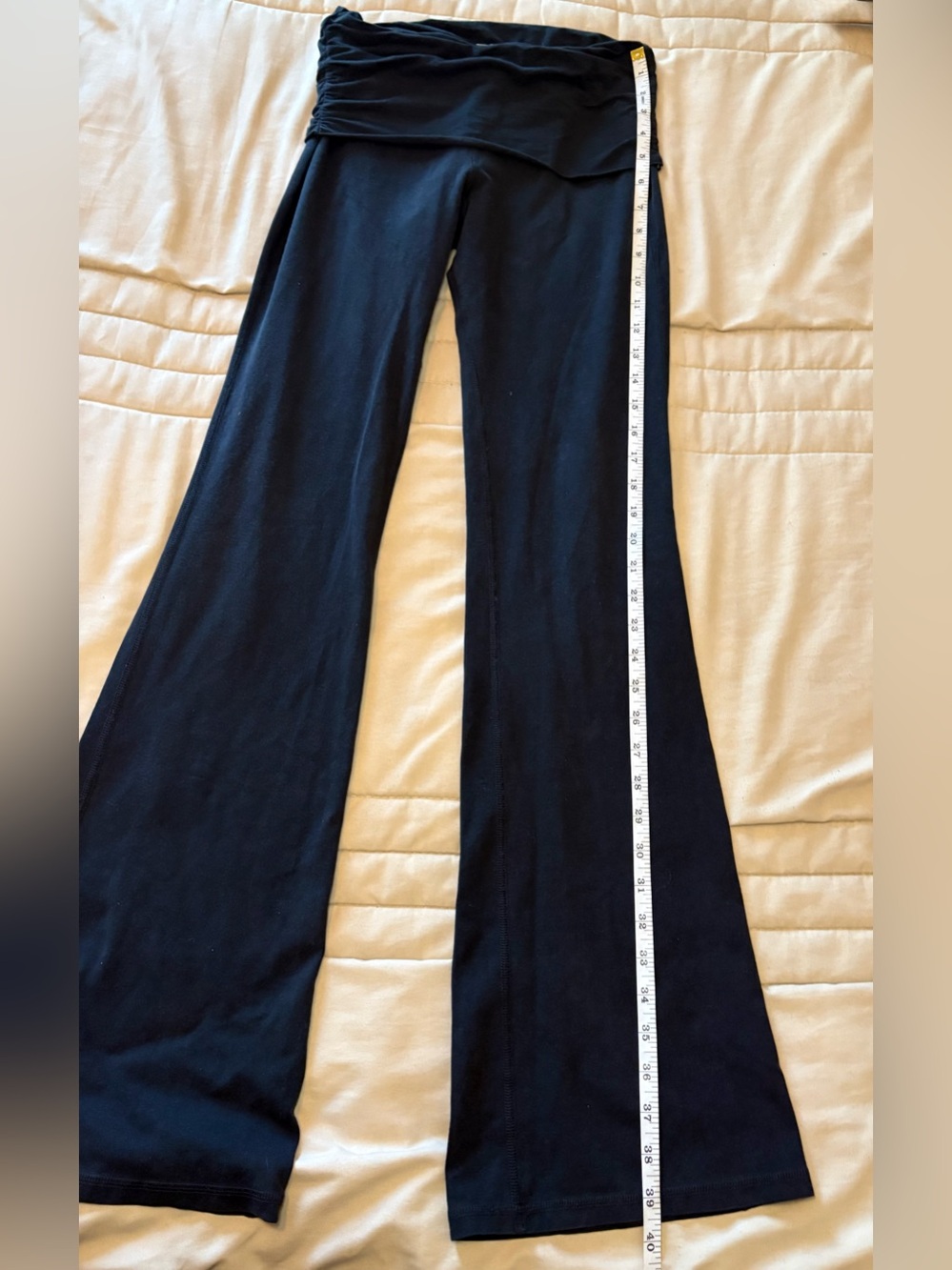 Fold-Over Waist yoga Pants - Black - Picture 3 of 8